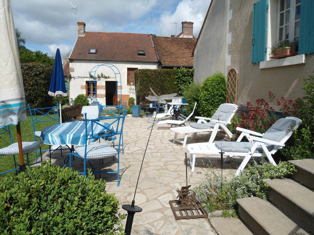 La Maison Bleue Hotel Arquian Exterior photo