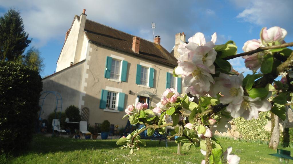 La Maison Bleue Hotel Arquian Exterior photo